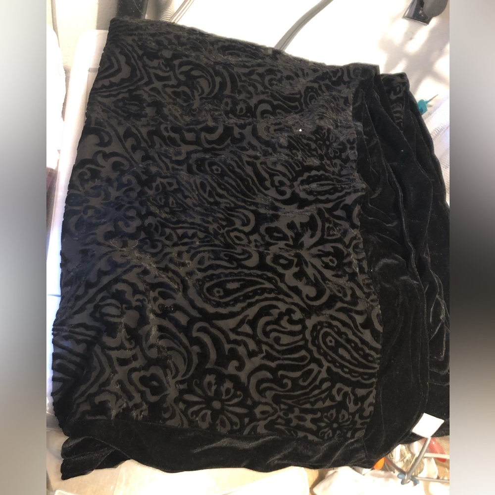 Home Trends Burnt Velvet Blanket - 854 $50 or $45 w/offer